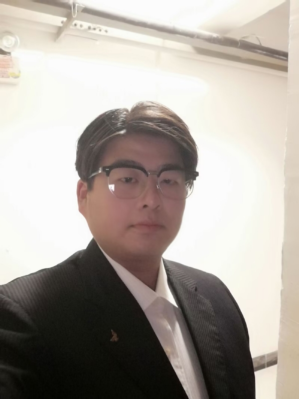 孤独一人的第一张照片--东方王婆说媒